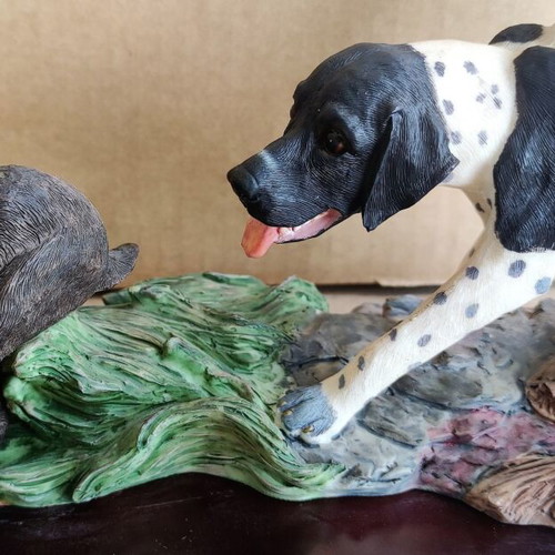 Adeline Collection decorative Pointer dog chasing hare like new