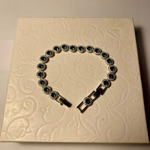 Swarovski bracelet with blue crystals tennis style like new