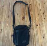 Nike bag black like new