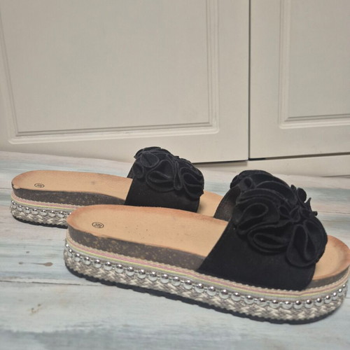 Slippers black with flower design and studs size 39 new