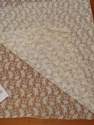 Lace in ecru color 1.5m x 0.90 new