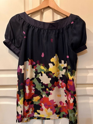 Theory blouse navy blue with floral design like new