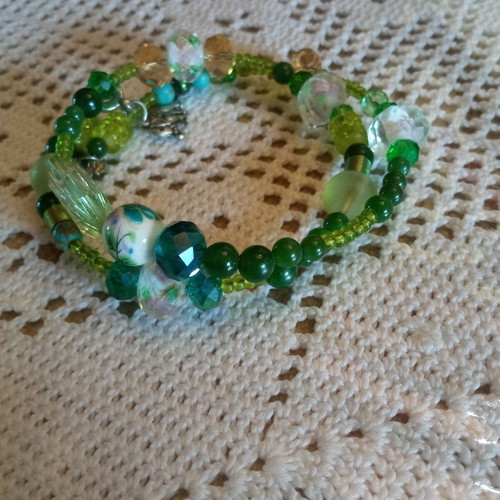 Handmade bracelet with green tones, new