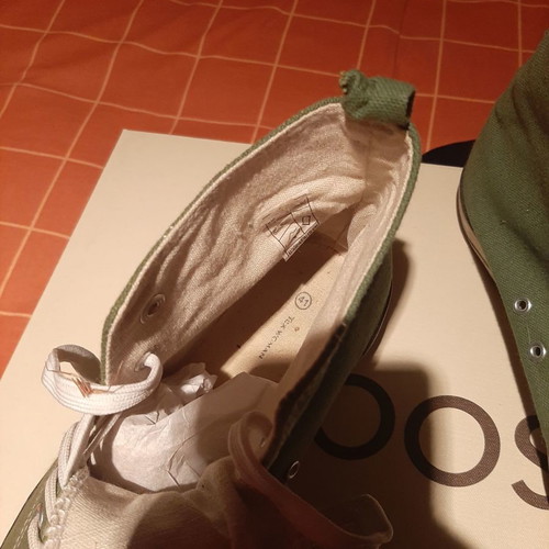 Athletic shoes size 41 like new, green
