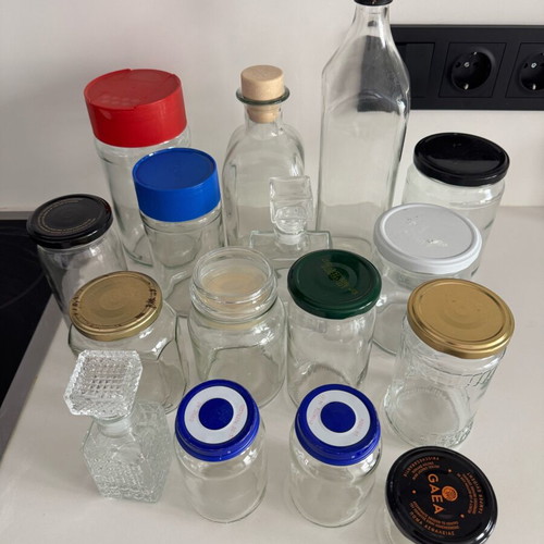 Vases and bottles used, set of 16 pieces