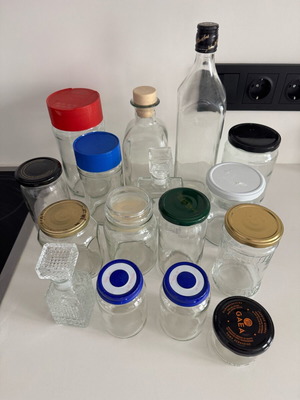 Vases and bottles used, set of 16 pieces