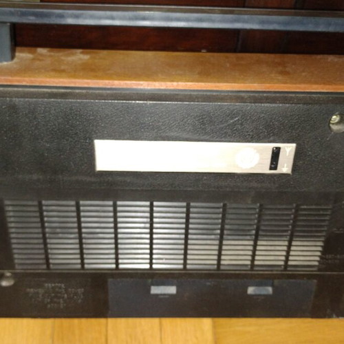 Selena B-215 vintage radio