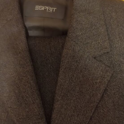 Esprit Suit No50 like new, brown