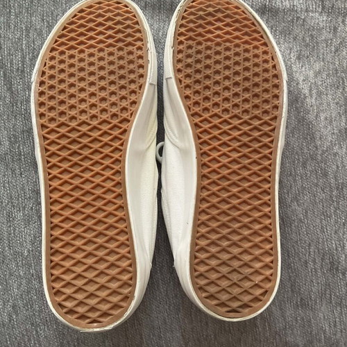 Funky Buddha shoes size 45 like new, white