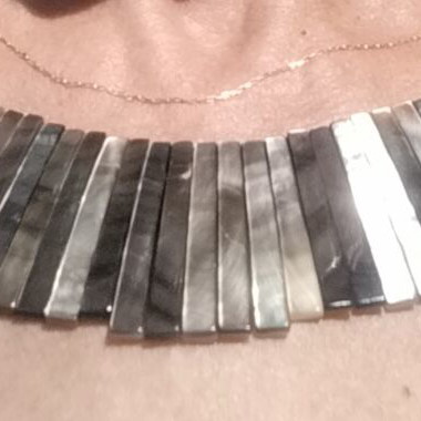 Statement necklace with double-sided natural mother of pearl