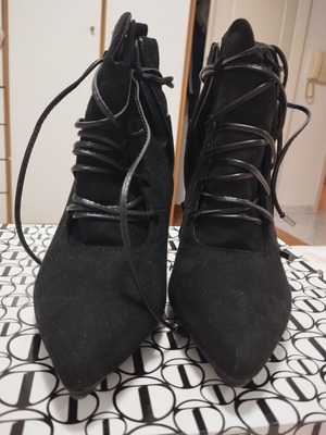 Stiletto heel ankle boots like new, size 37, black