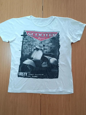 United Kind White Graphic T-Shirt Large, like new