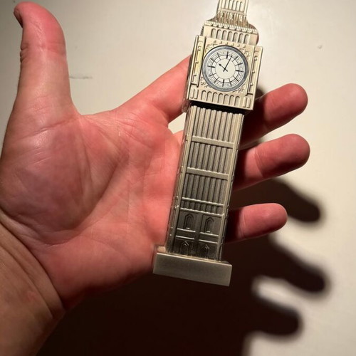 Big Ben metal decorative figurine like new, bronze finish