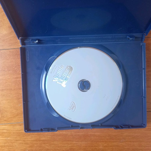 Winnie the Pooh DVD like new, in French, animated