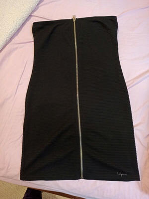 BSB mini dress size M black like new with zipper