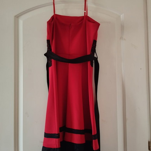Red dress with lace used, one size, adjustable straps