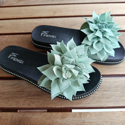 FENGI Women's Slides with Decorative Flower Size 38 New
