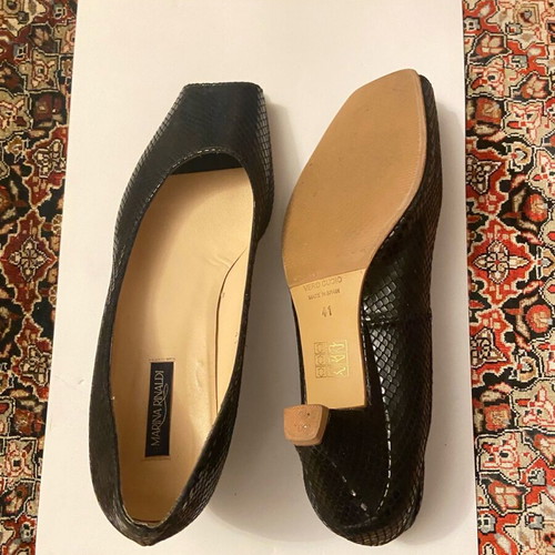 Women’s mid high heel shoes genuine leather like new, black