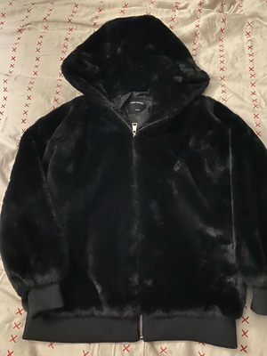 Μπουφάν από συνθετική γούνα Pink Woman μαύρο σαν καινούργιο, μέγεθος S/M