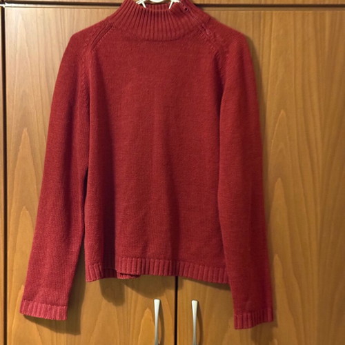 Red pullover with neck zipper like new