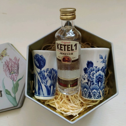 Ketel 1 Gin new gift set with porcelain glasses