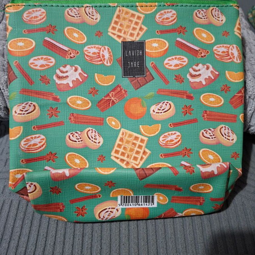 Toiletry bag like new, green and orange