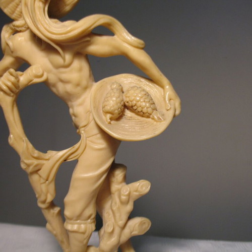 Bone figurine, excellent sculpture.