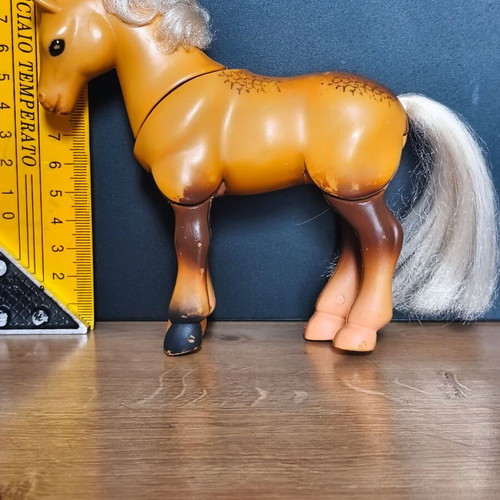1998 Kid Kore Horse used with movable legs and neck