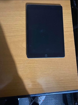 iPad 9 like new, minimally used