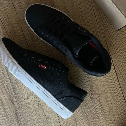Levi's men's sneakers size 42 black with white sole new