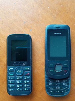 AlKATEL Onetoutch and Nokia cell phones like new, black