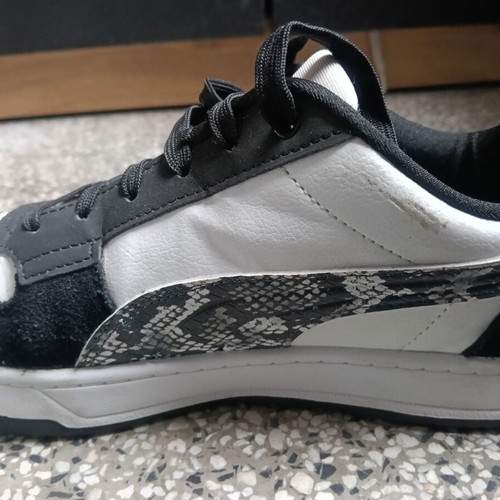 Puma trainers size 40 like new, black and white