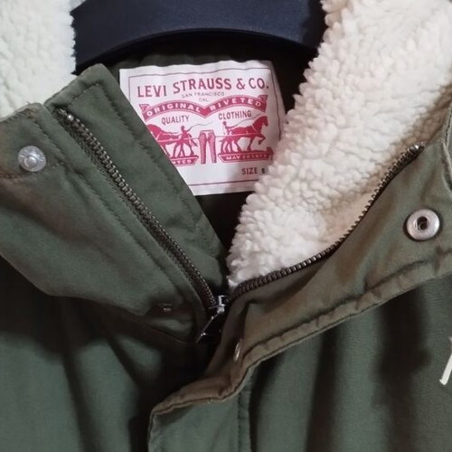 Levis Parka unisex size small like new