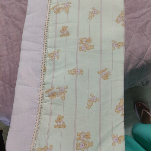 Crib blanket used, good condition