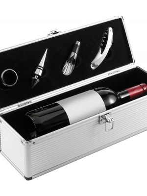 Wine set new in metal box with accessories