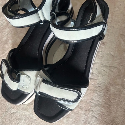 Women's platforms like new, black with turquoise