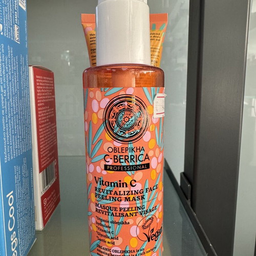 Natura Siberica Revitalising Vitamin C Peeling Mask new