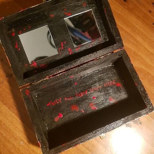 Decorative wooden box new with "IT" design