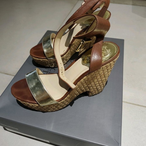 Vince Camuto platform sandals like new, leather straps, size 37, gold