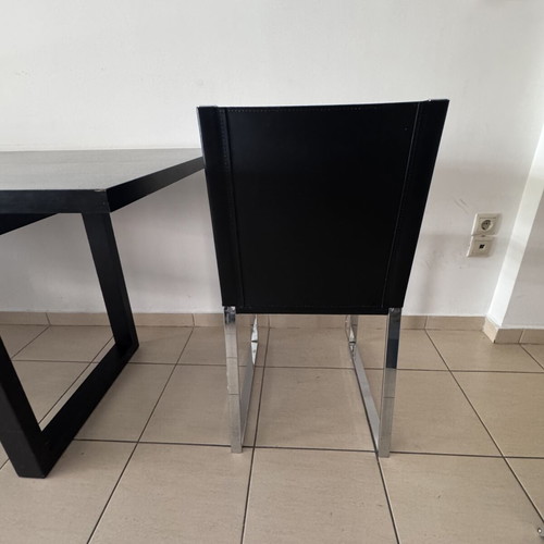 Dining set with 3 leather chairs like new, Italian design, solid wood table