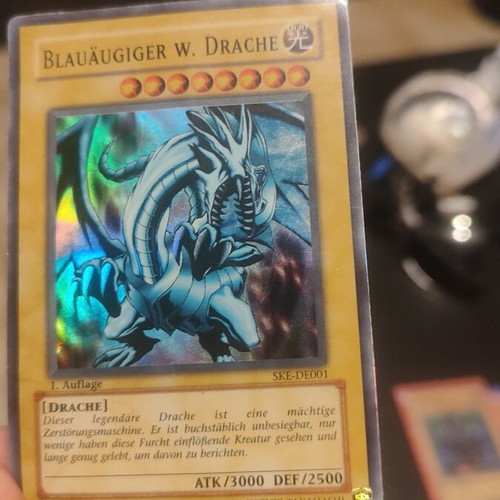 Yu-Gi-Oh! Blauäugiger W. Drache SKE-DE001 1st Edition Blue-Eyes White Dragon card