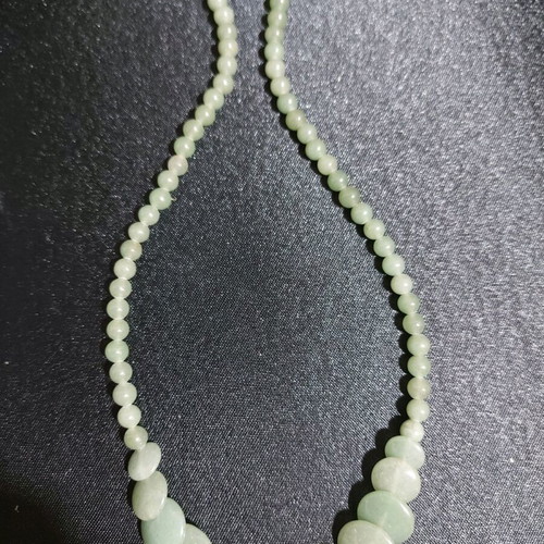 Nephrite semi-precious stone necklace
