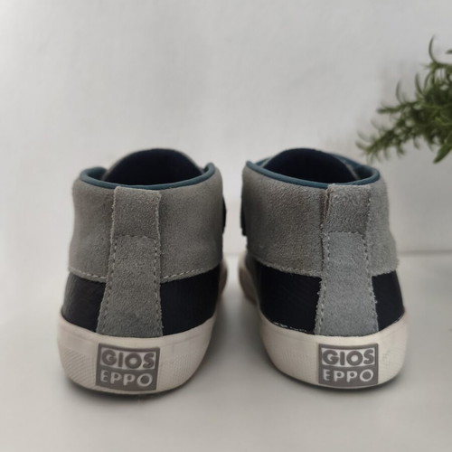 Gioseppo children's leather shoes size 25 like new
