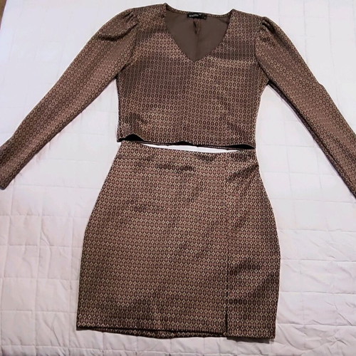 Enzzo skirt and crop top set like new, beige and pink, Small