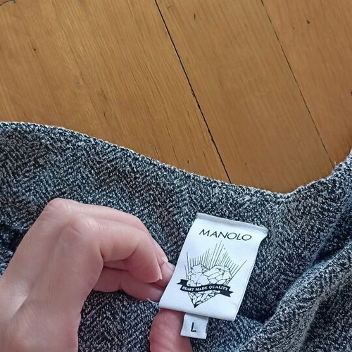 Manolo gray crop pants large like new