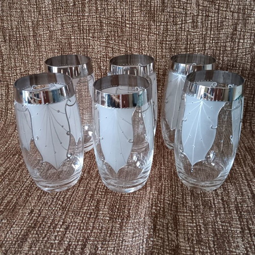 Set of 6 glasses like new
