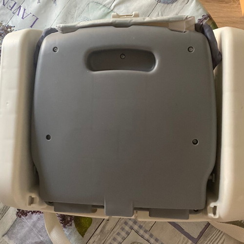 Chicco baby feeding chair, foldable with adjustable legs