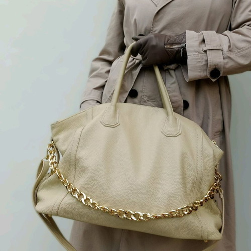 Xl size handbag like new, ecru with gold chain