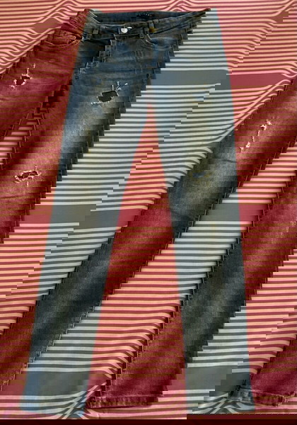 Jean με σκισιματα