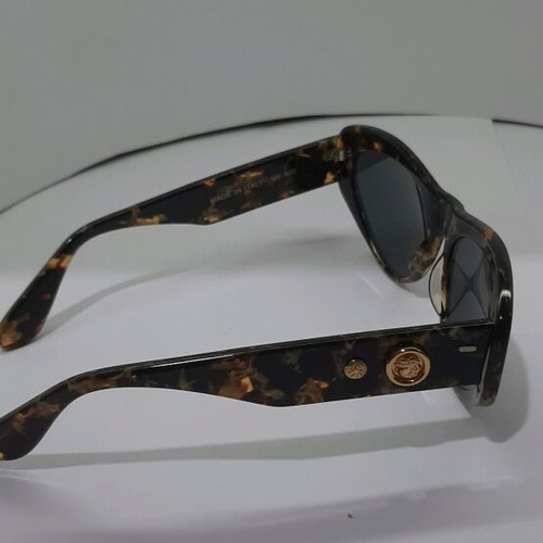Sunglasses fatto a mano uv400 with black and brown tortoise frame like new